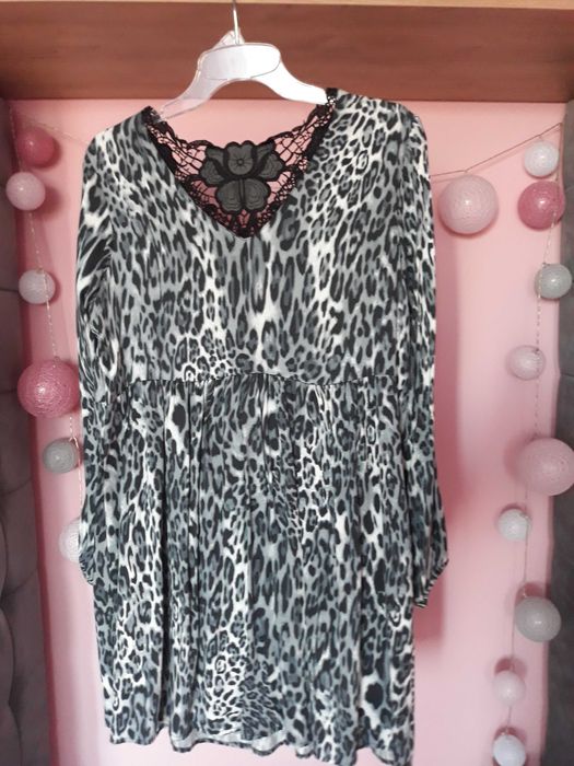 Sukienka w panterkę, uni.