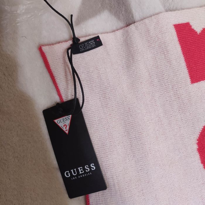 Новий шарф Guess, жіночий.
