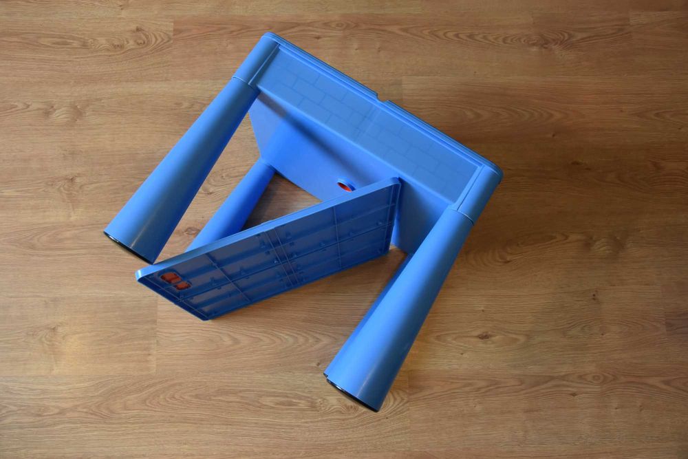 Stolik i dwa krzesełka niebieskie dla dzieci a'la IKEA Mamut