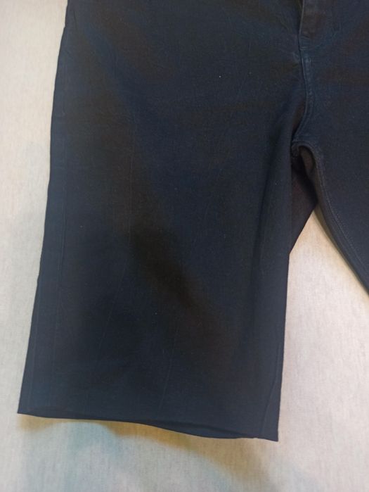 Krótkie męskie czarne spodenki na lato