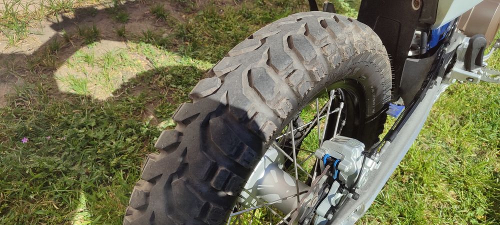 Husqvarna 701 Enduro KTM 690