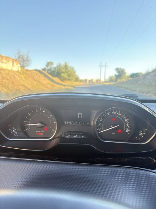 Peugeot 208 — fotografia 7