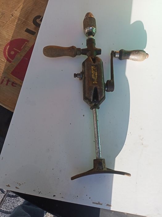 Maquina furar manual