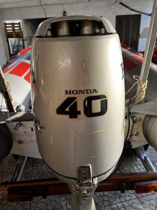 Barco semi-rígido  com motor Honda 40cv
