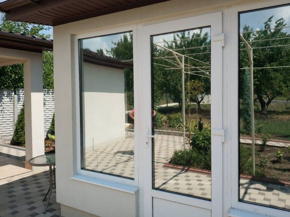 Зеркальная, солнцезащитная тонировка окон. Поклейка броне пленки