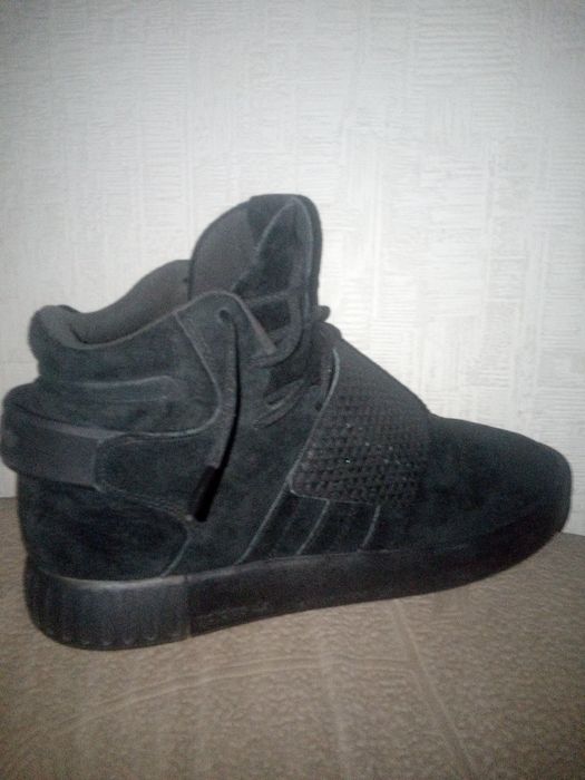 Красовки,, адидас,, замшевые, новые.