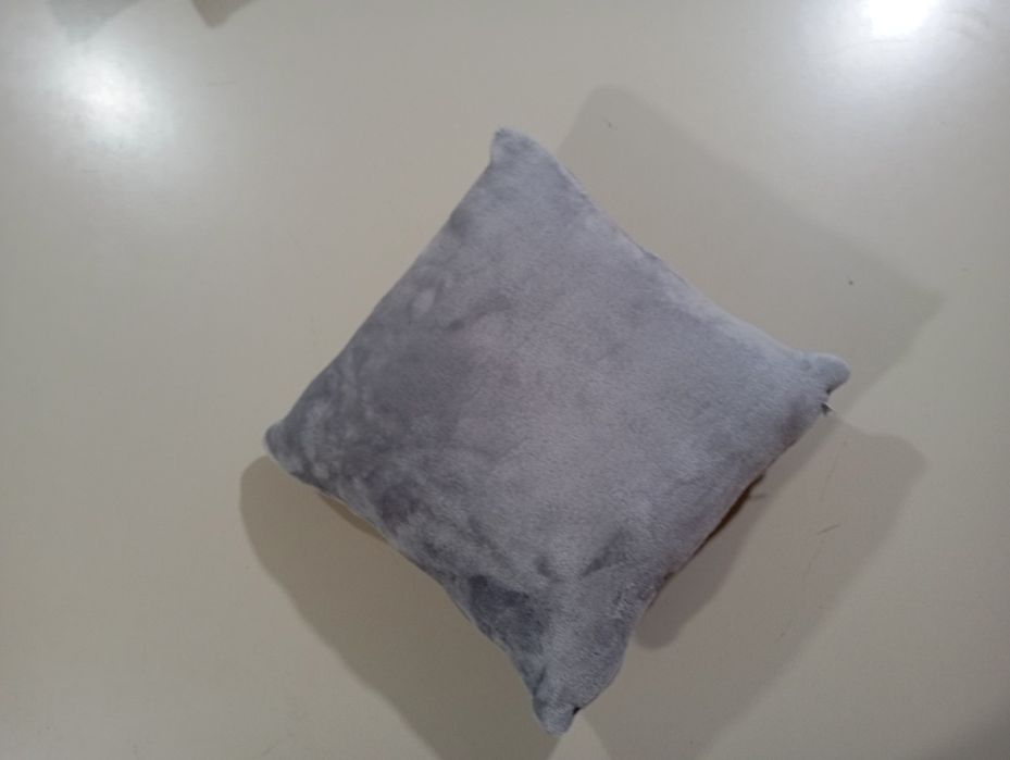 Продам комплект з 3 декоративних подушок