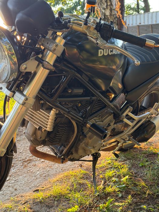 Ducati monster 900