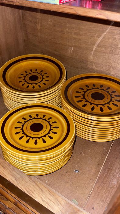 Pratos e tigelas vintage