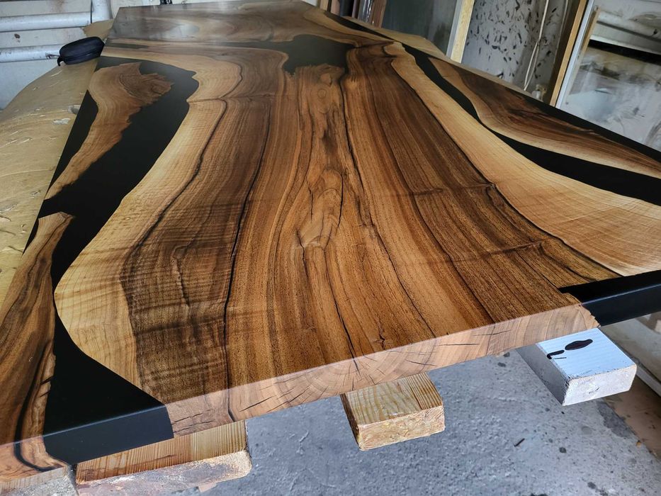 Wyjątkowy konferencyjny stół do salonu ,orzech włoski żywica czarna