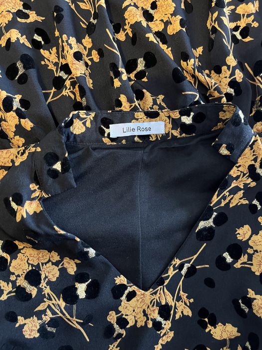 Vestido preto e dourado com forro M