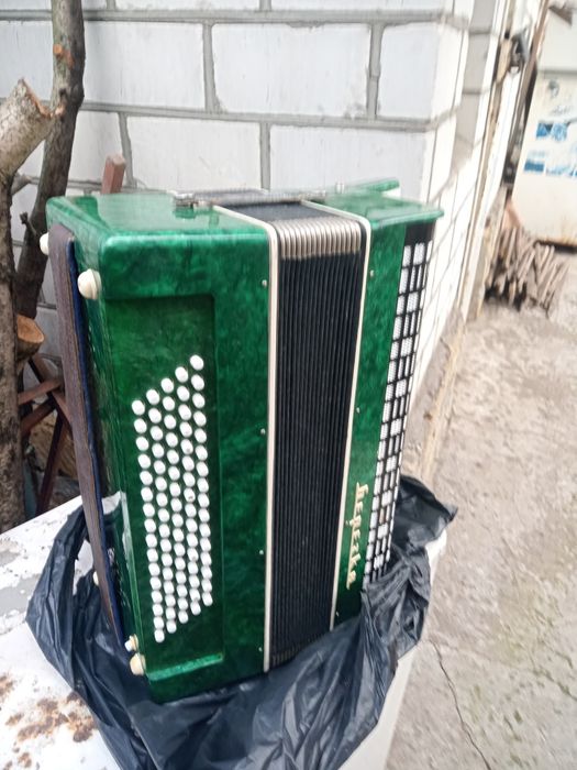 Продам аккардион,баян.