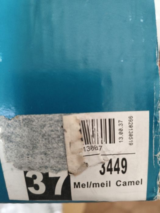Botas de salto alto em camurça
