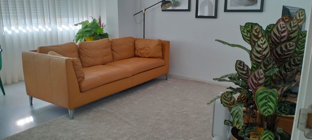 Sofá Stockholm Ikea muito bom estado, pele camel