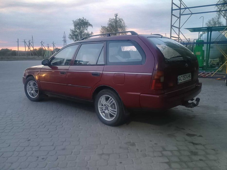 Продам тойоту короллу Е100  1.3XLI 16V 1994 р. в універсалі