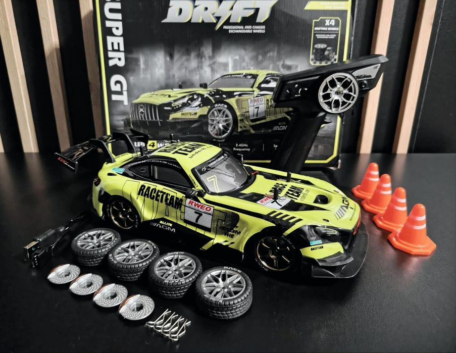 Samochód RC HyperDrive do driftu 4x4, 60km/h, LED, 2 komplety kół (drift/racing)