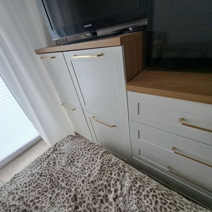 Komoda  sztuka 530 zl szuflady otwierane biały mat jak nowe