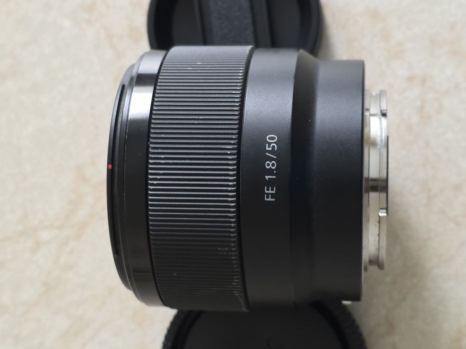 Sony SEL50F18F E-mount повнокадровий