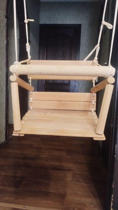 Дитяча качеля- гойдалка
