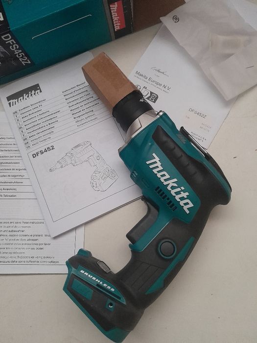 Makita DFS 452 Z