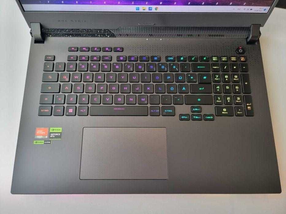Asus ROG STRIX G17 R9 7945HX/RTX 4070/RAM 16GB/SSD 2TB/QHD 240Hz