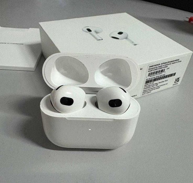 Apple AirPods (3rd generation)