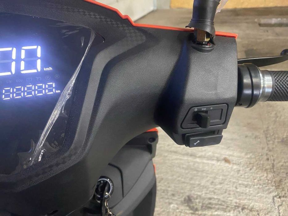 Електроскутер IDemo AeroX PRO O150-LFP