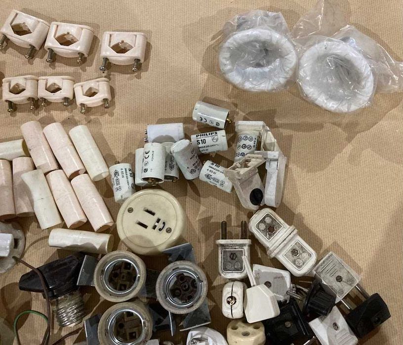 Material elétrico antigo