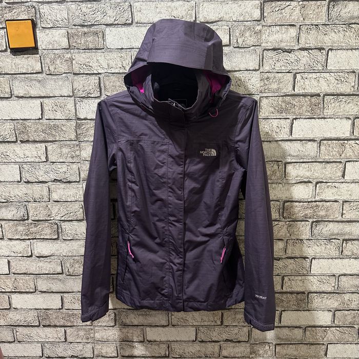 Жіноча вітровка the north face hyvent