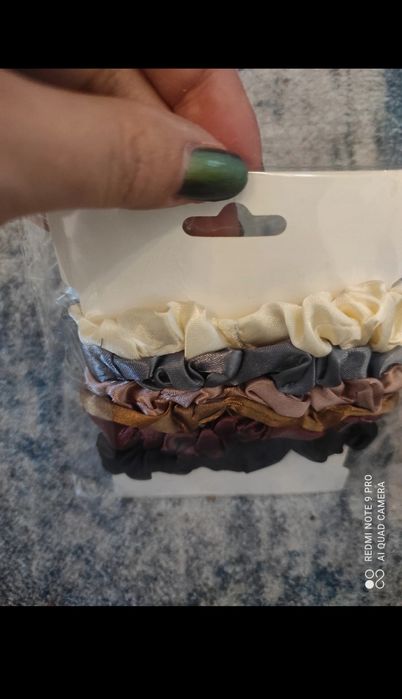 Zestaw nowych gumek do włosów