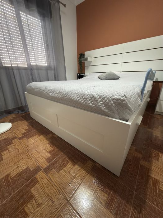 Cama 160x200 + 2 mesas Cabeceira