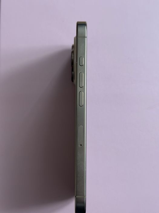 Iphone 16 pro 128gb в чудовом стані