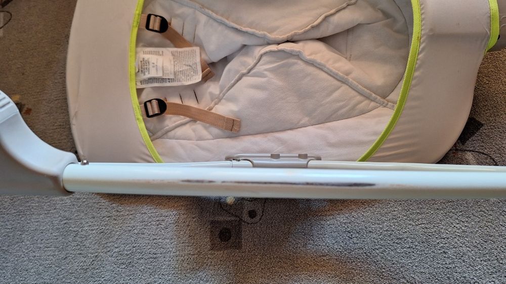 Продам музичну дитячу качельку або шезлонг