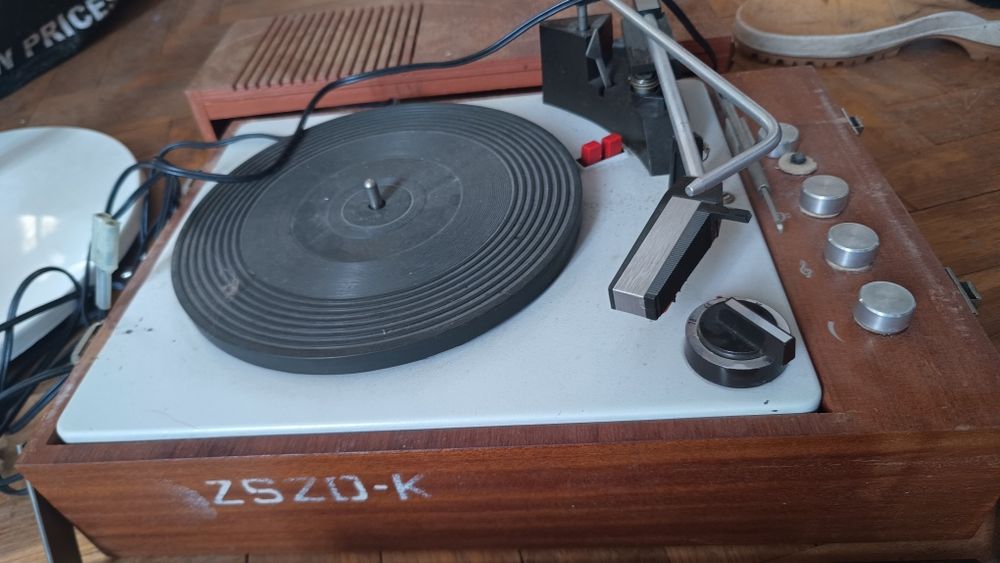 Adapter przenośny z głośnikami Unitra fonica wg 580f sprawny igła gram