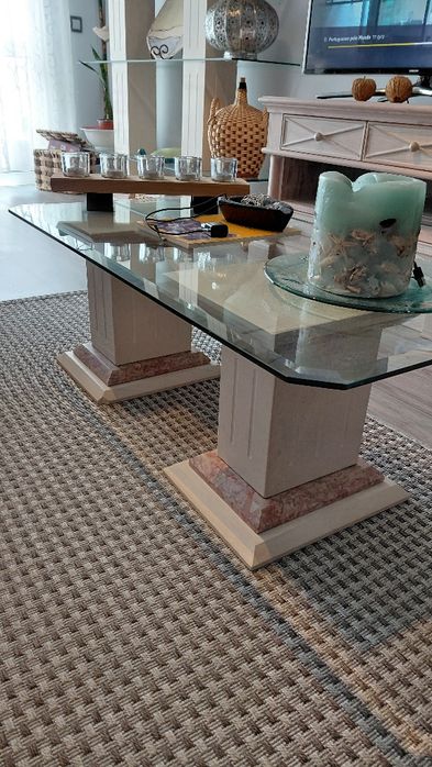 Estante e mesa de mármore