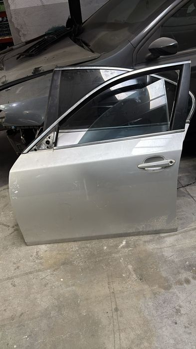 Porta Dianteira Esquerda BMW Série 5 (E60 / E61) - Lado Condutor