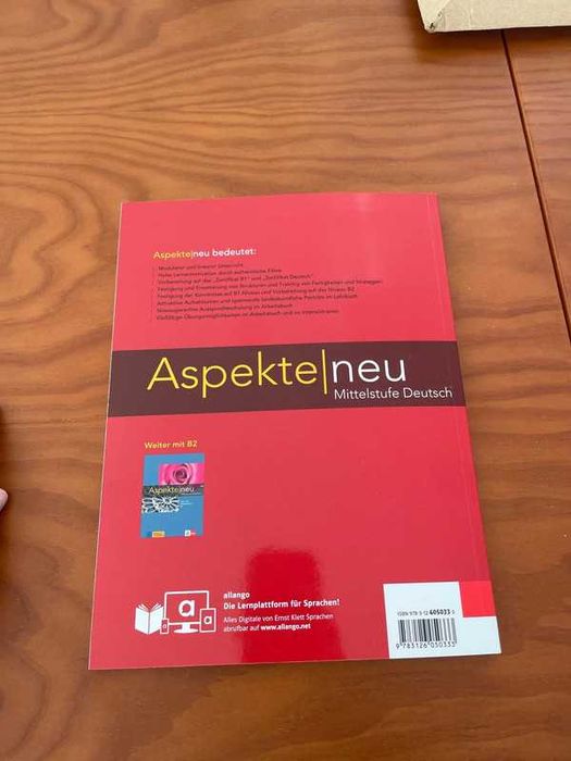 Livro alemão B1.2
Aspekt neu
Lehr und Arbeitsbuch, Teil 2