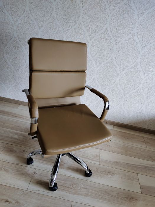 Крісло офісне Slim FX LB (XH-630B) беж