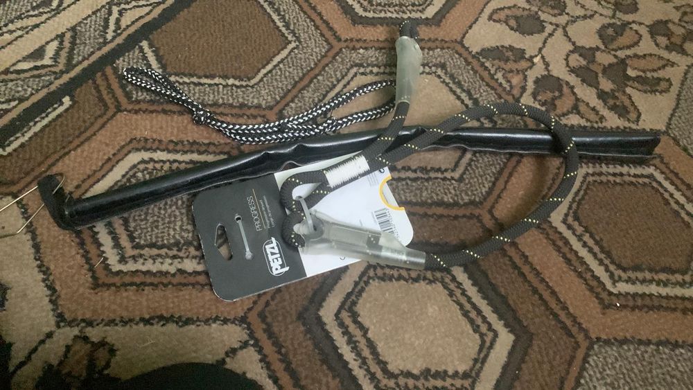Безпека, страховка на висоті petzl
