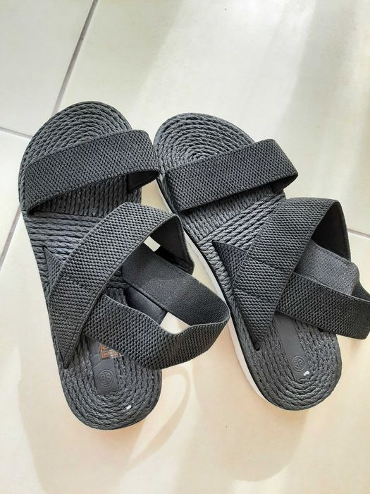 Продам нові босоніжки літні 37 розміру 24.2см