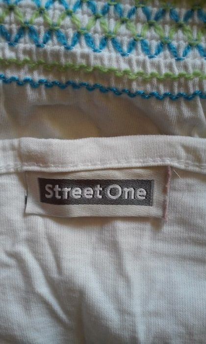 Biała wyszywana bluzka w stylu folk Street One M/42.