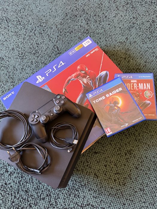 PlayStation 4 - 1TB