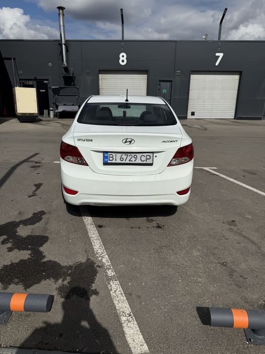 Hyundai accent 2012
