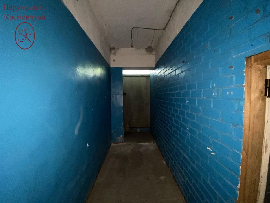 Продам комерційне приміщення на 1 Занасипі 300 м2