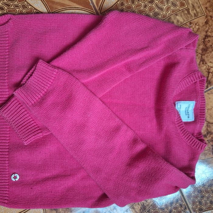 Продам светер дитячий