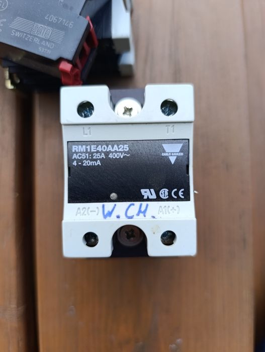 Przekaźnik polprzewodnikowy SSR Carlo Gavazzi RM1E40AA25 25A 400V – uż