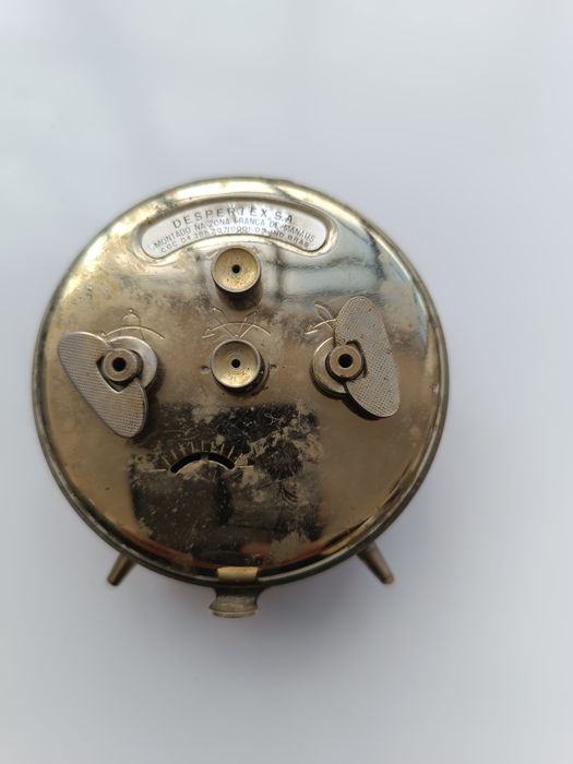 Relógio despertador antigo junghans a funcionar