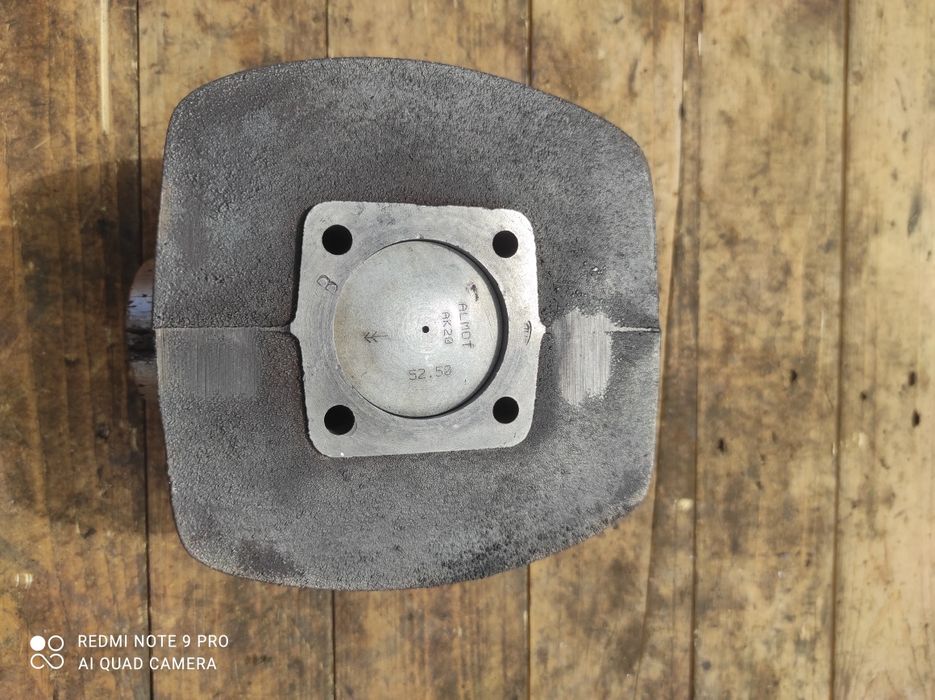 Oryginał zmd cylinder żeliwny WSK 125 + tłok r2 pierścienie 9.77