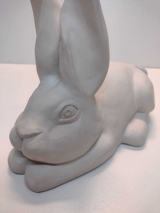 Duży Zając WIELKANOCNY 19 cm figura rzeźba królik