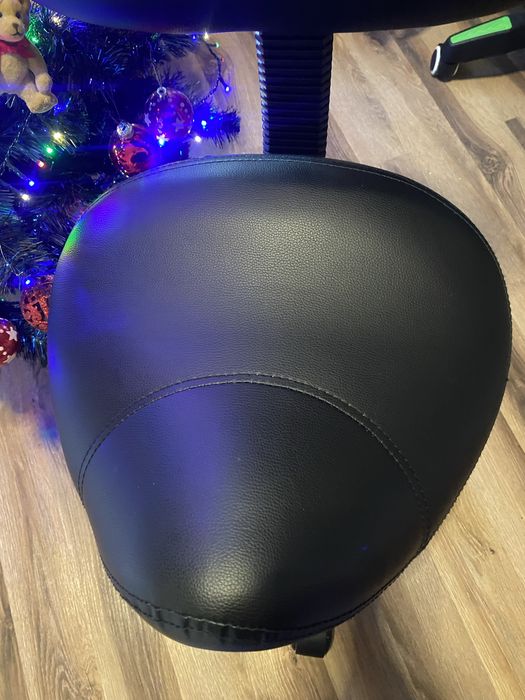 Siodło kosmetyczne z oparciem, krzeslo kosmetyczne z oparciem